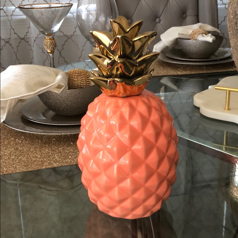 Coral pineapple decor